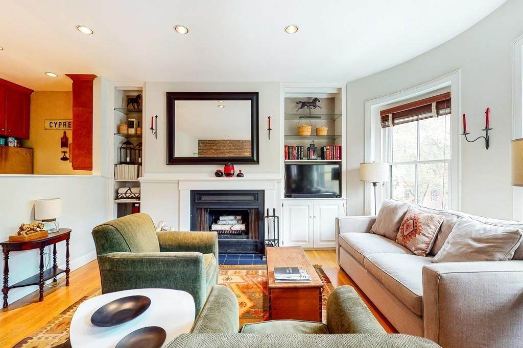 16 Concord Sq - Photo 1