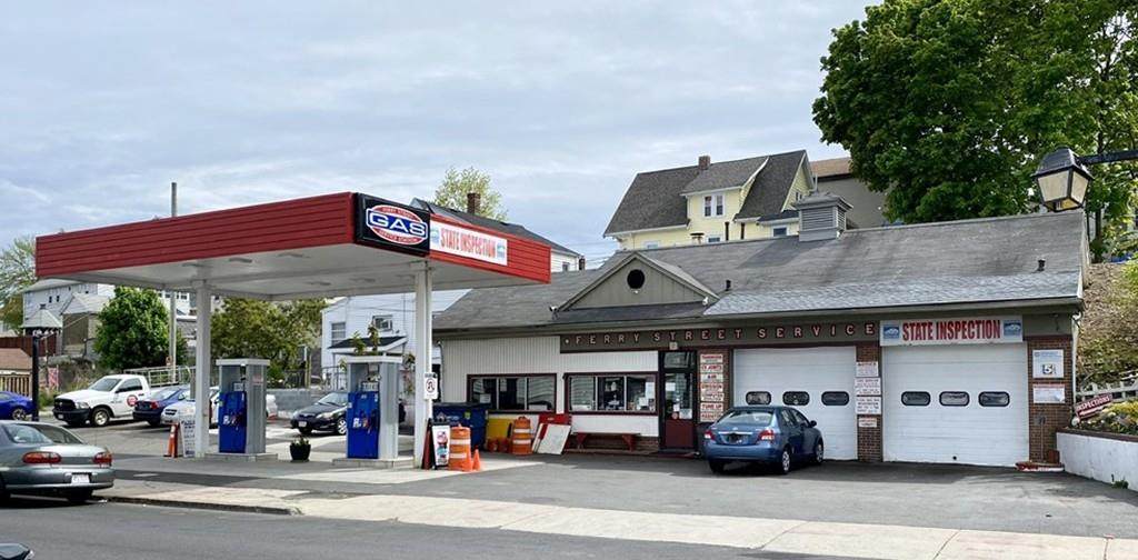 474 Ferry St - Photo 1