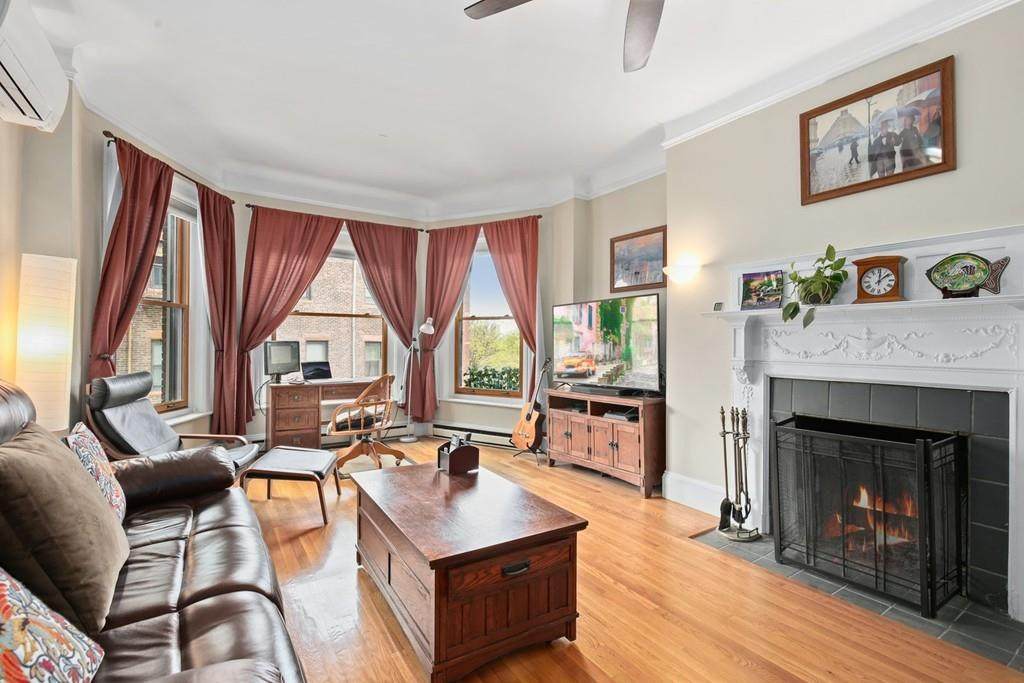 463 Commonwealth Ave - Photo 1