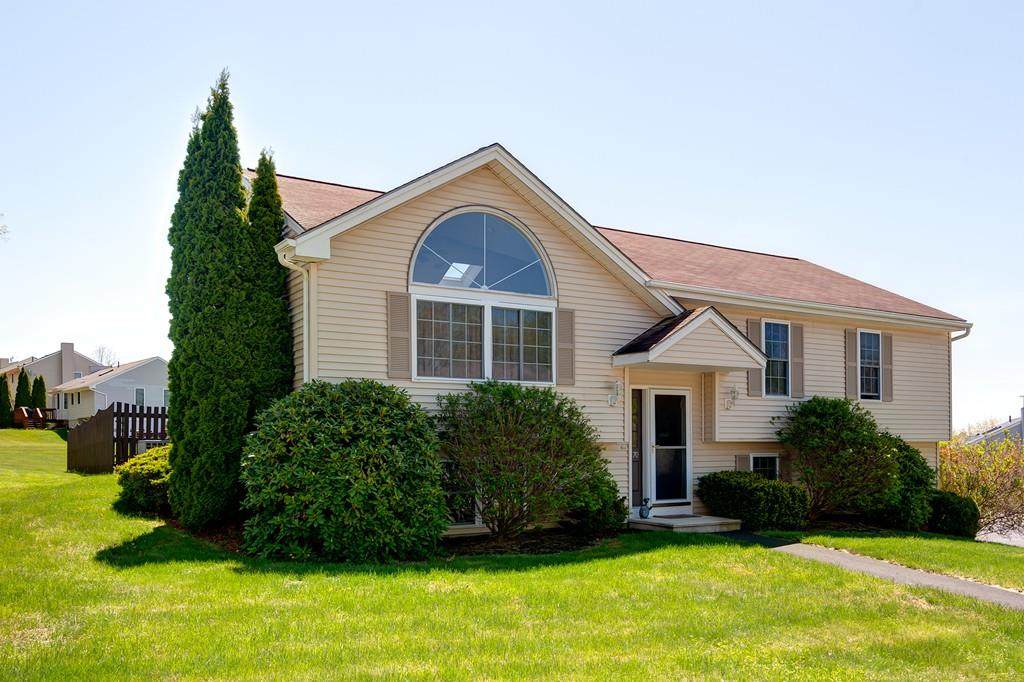 70 Moreland Green Drive - Photo 1 70 Moreland Green Drive - Photo 1