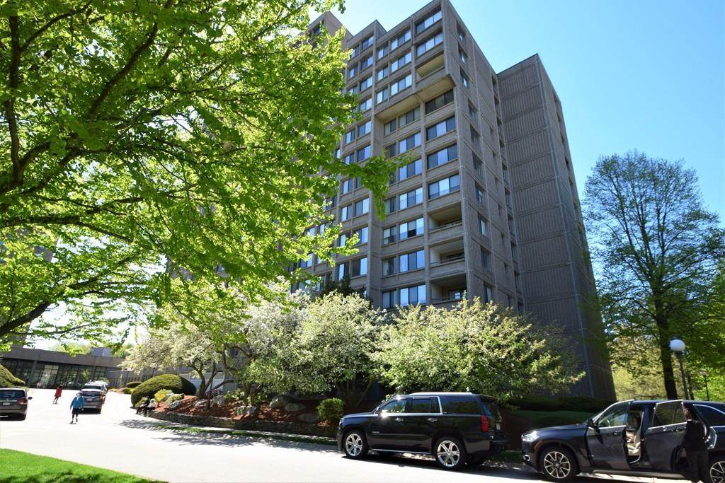250 Hammond Pond Pkwy - Photo 1