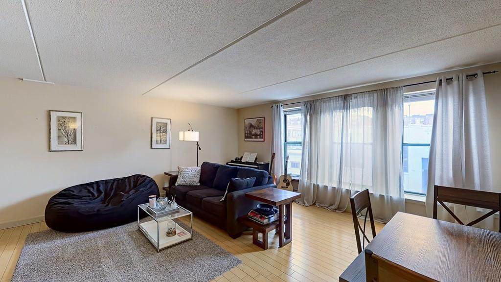 108 Peterborough - Photo 1