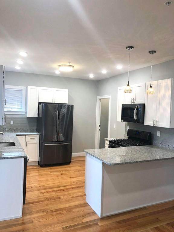 171 Townsend St. - Photo 1