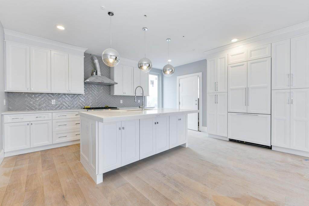 520 Dorchester Avenue - Photo 1