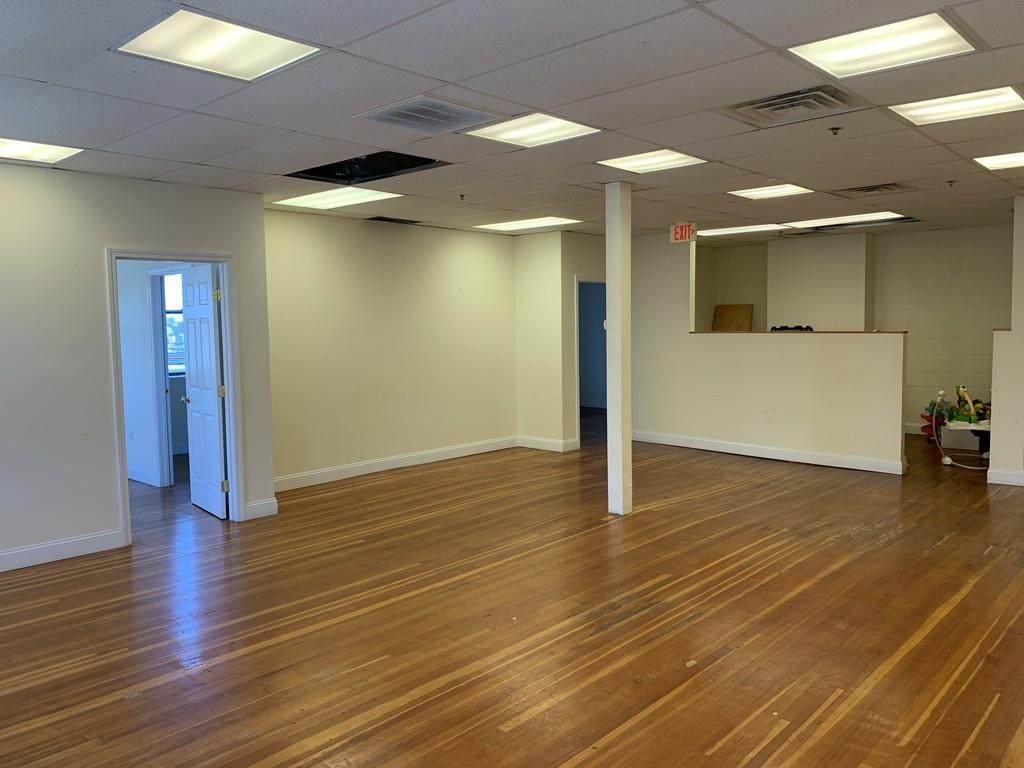 11 Newbury St - Photo 1