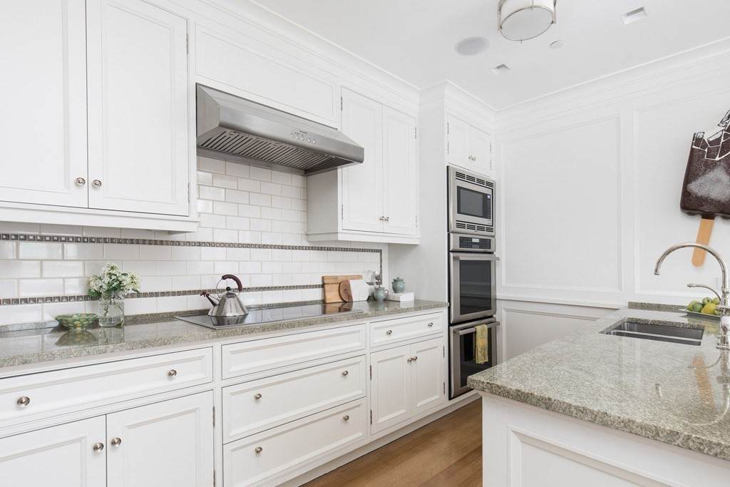 1 Huntington Avenue - Photo 1