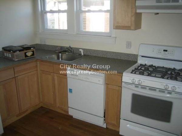 9 Oak Square Ave. - Photo 1