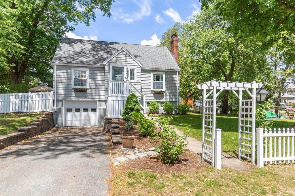 44 Heywood Ave - Photo 1