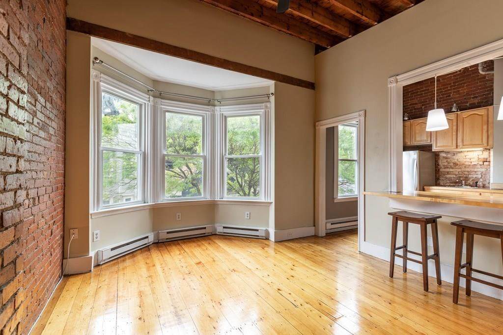 65 Gates St - Photo 1