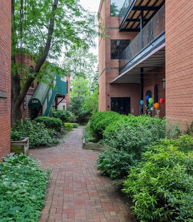 15 Hawley St - Photo 1