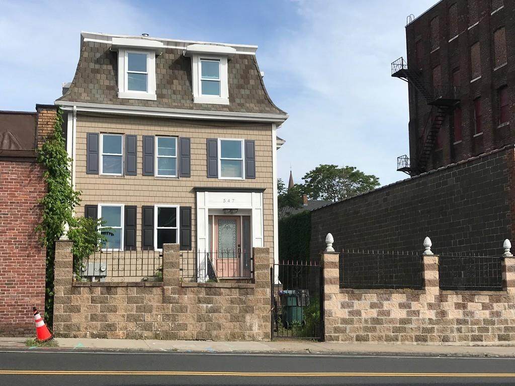 547 Worthington St - Photo 1