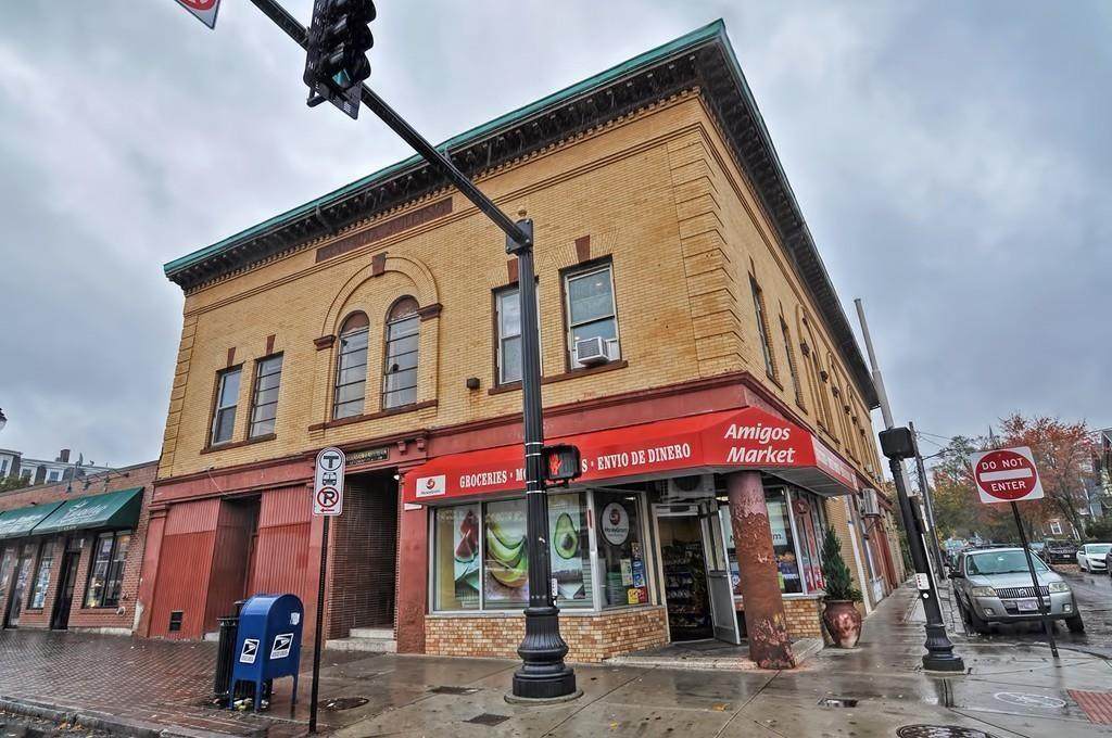 84 Broadway - Photo 1
