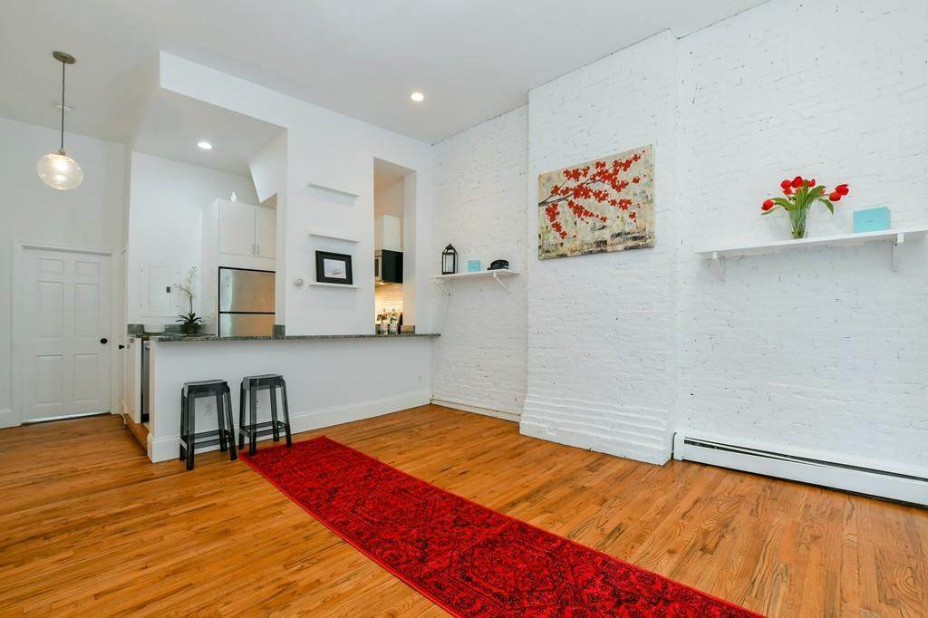 93 Waltham St - Photo 1