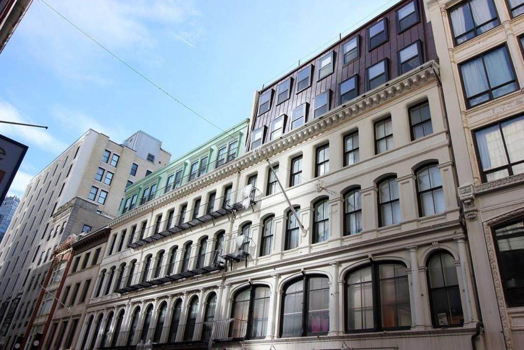 29 Temple Pl - Photo 1