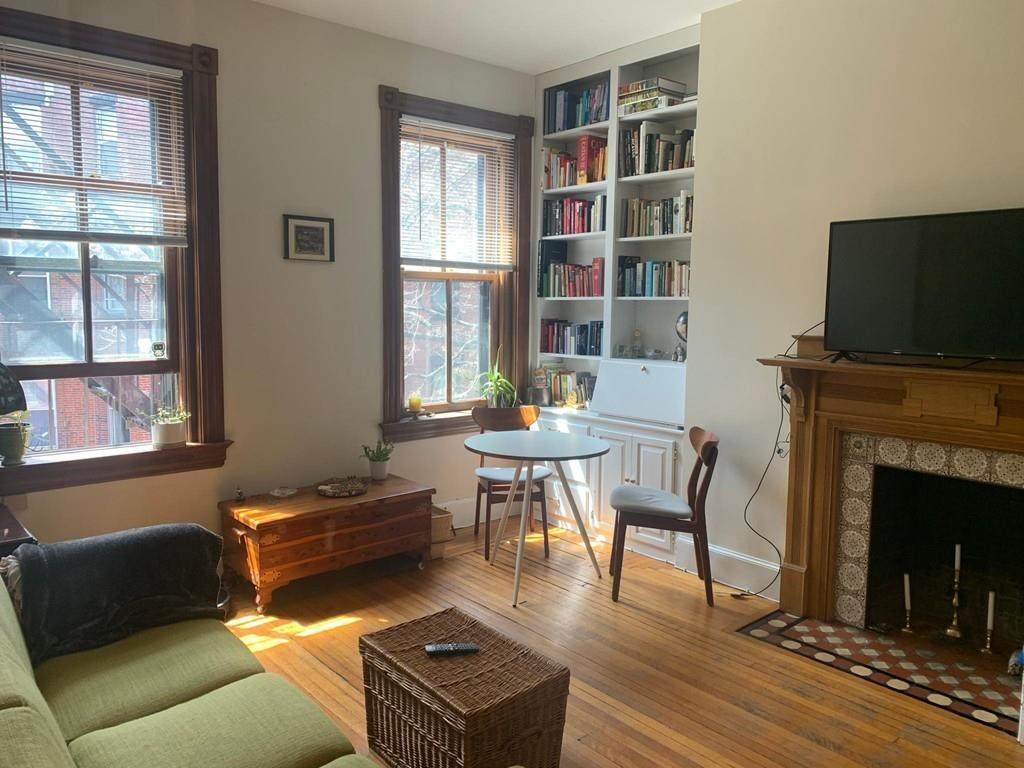 428 Marlborough St - Photo 1