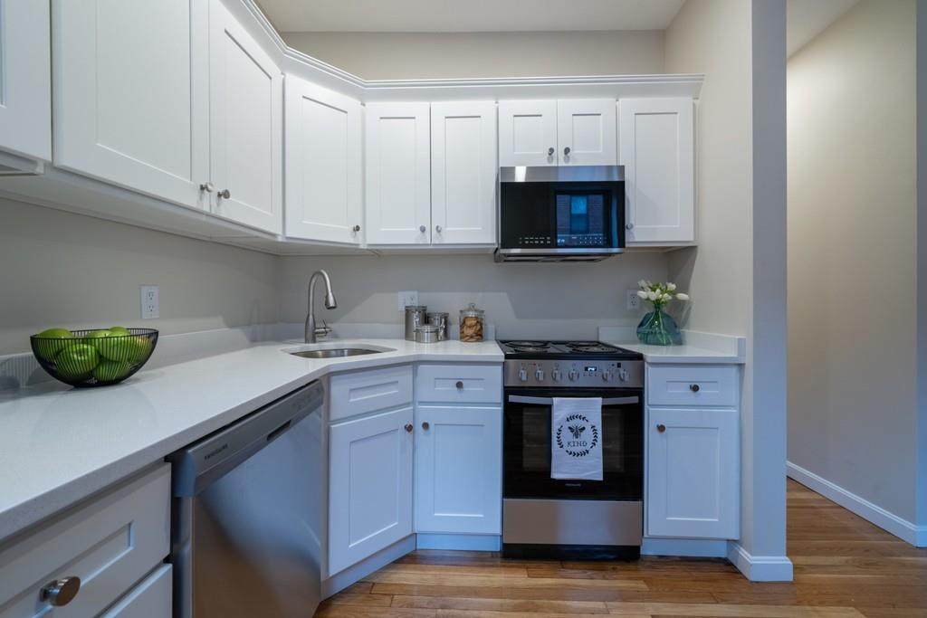 52 Irving - Photo 1