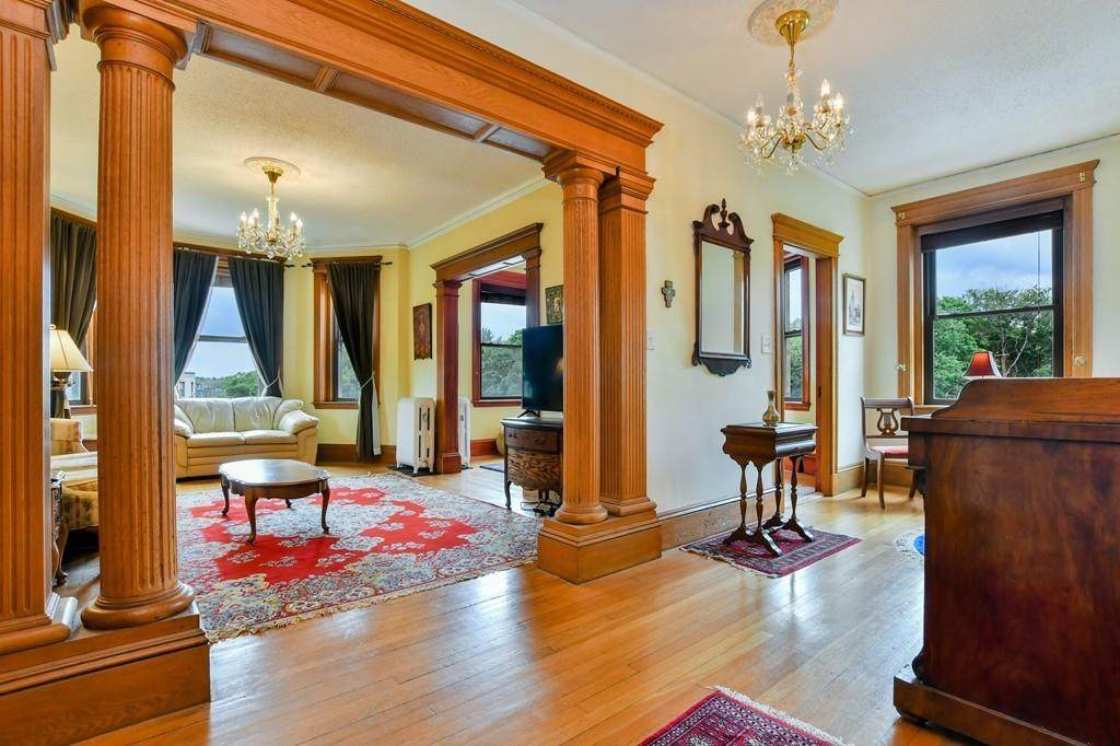 1875 Commonwealth Avenue - Photo 1