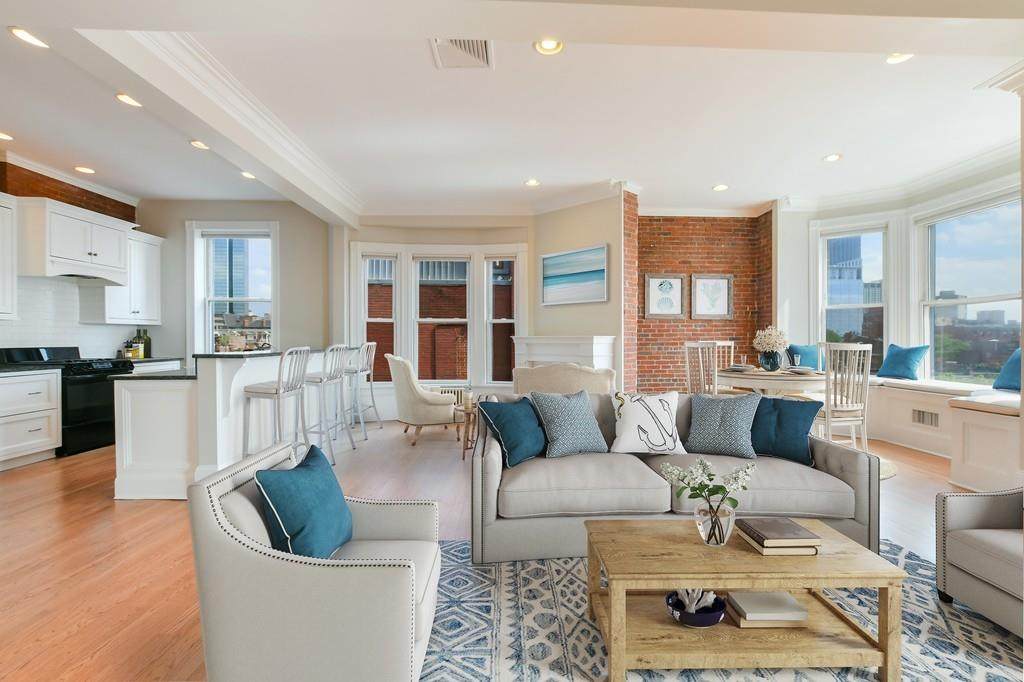 295 Beacon St - Photo 1