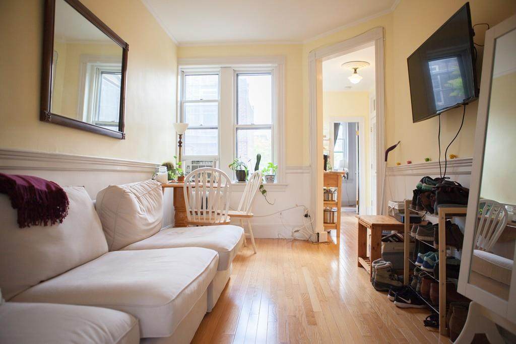 33 Irving St - Photo 1