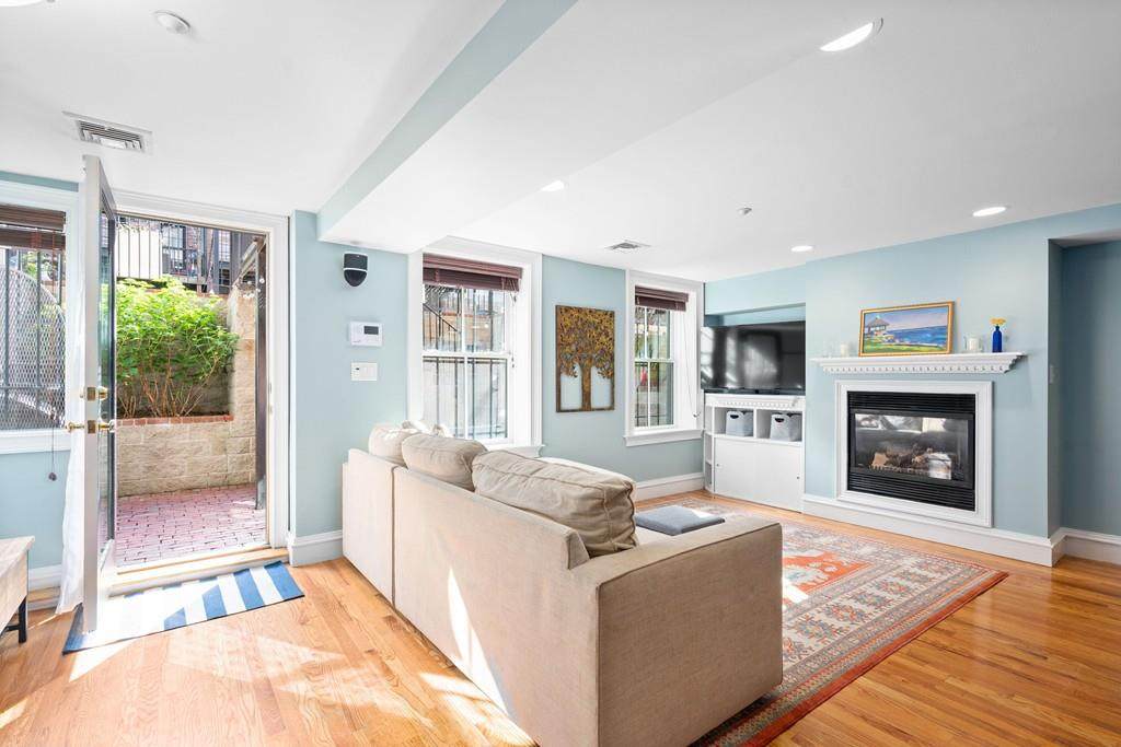 476 Massachusetts Ave - Photo 1