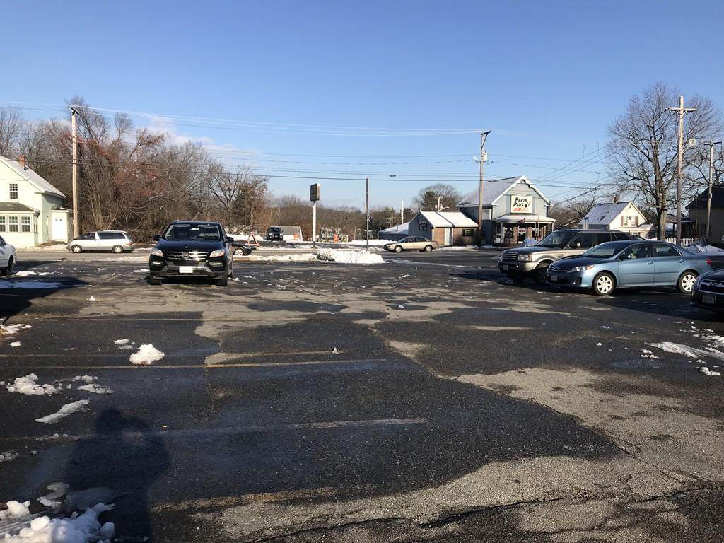638 N Main St - Photo 1