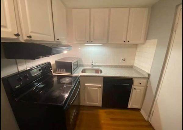 21 Staples Ave - Photo 1
