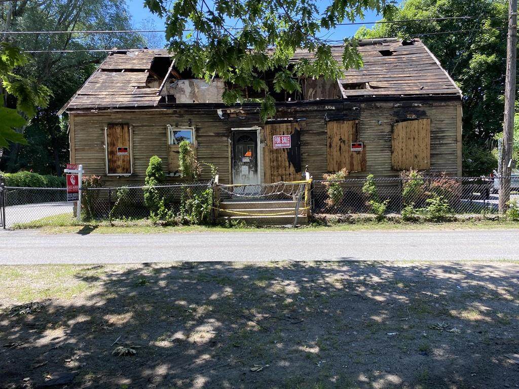 393-395 Water St - Photo 1