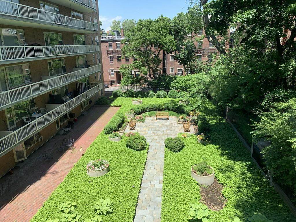 145 Pinckney St - Photo 1