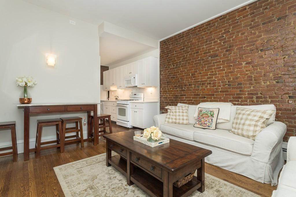 121 M St - Photo 1