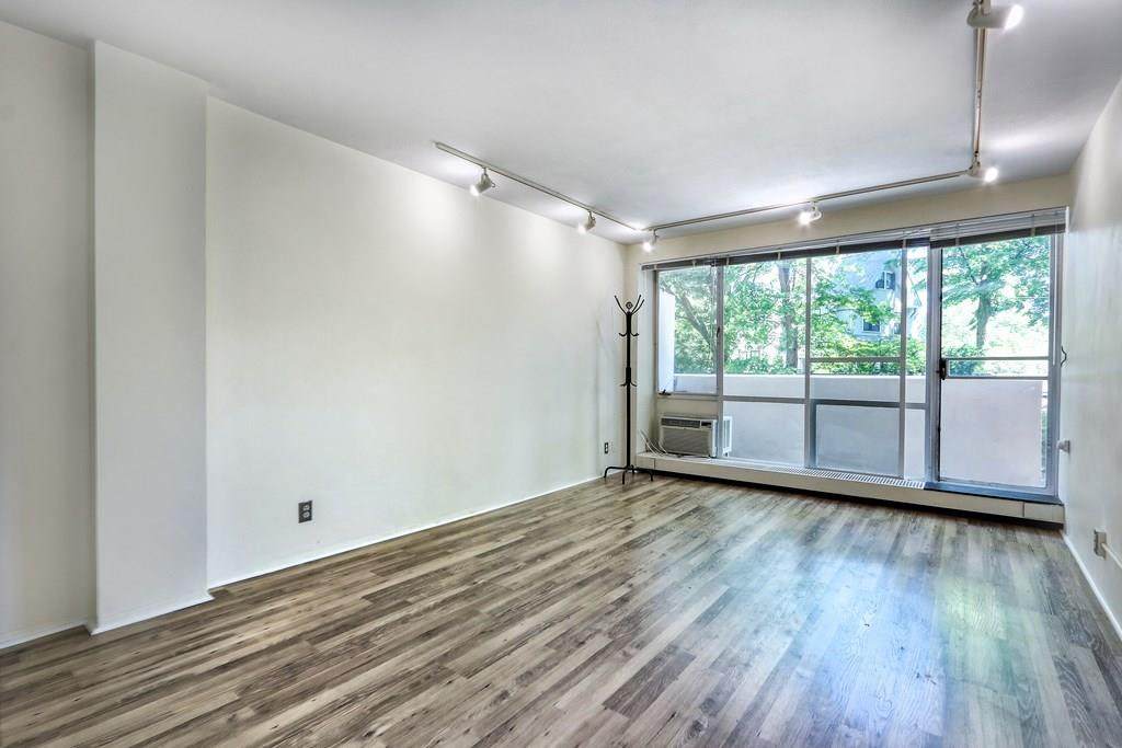 29 Concord Ave - Photo 1