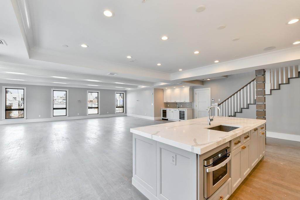 377 W First - Photo 1