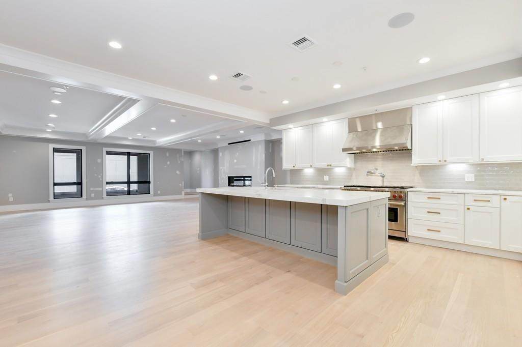 377 W First - Photo 1