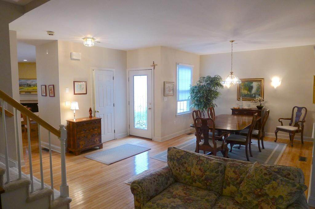 1115 Beacon St - Photo 1