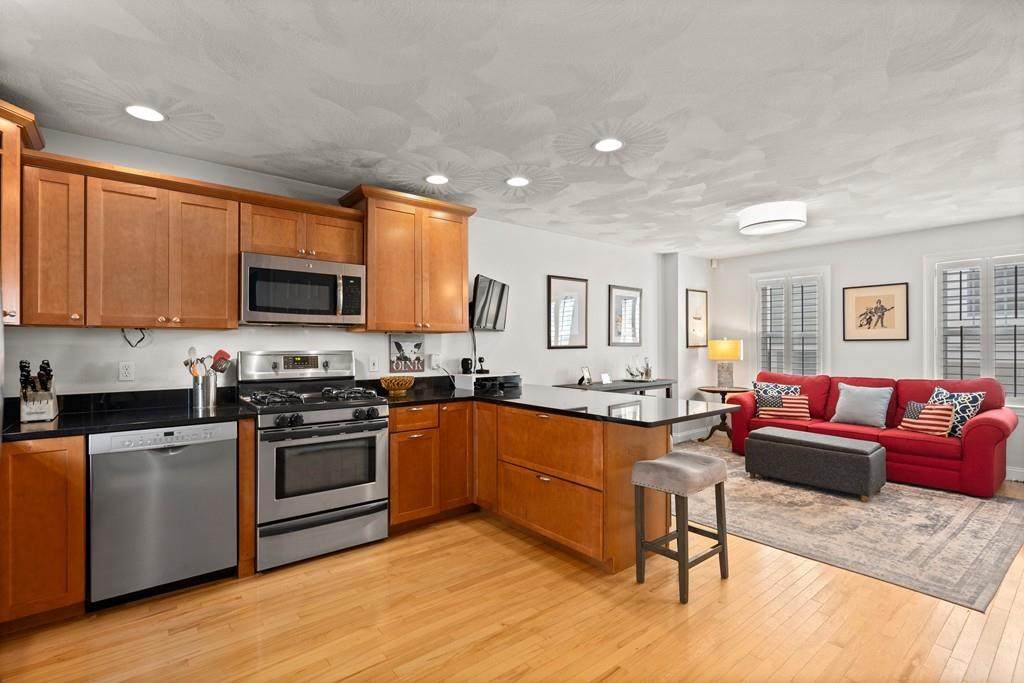 4 Dixfield St - Photo 1
