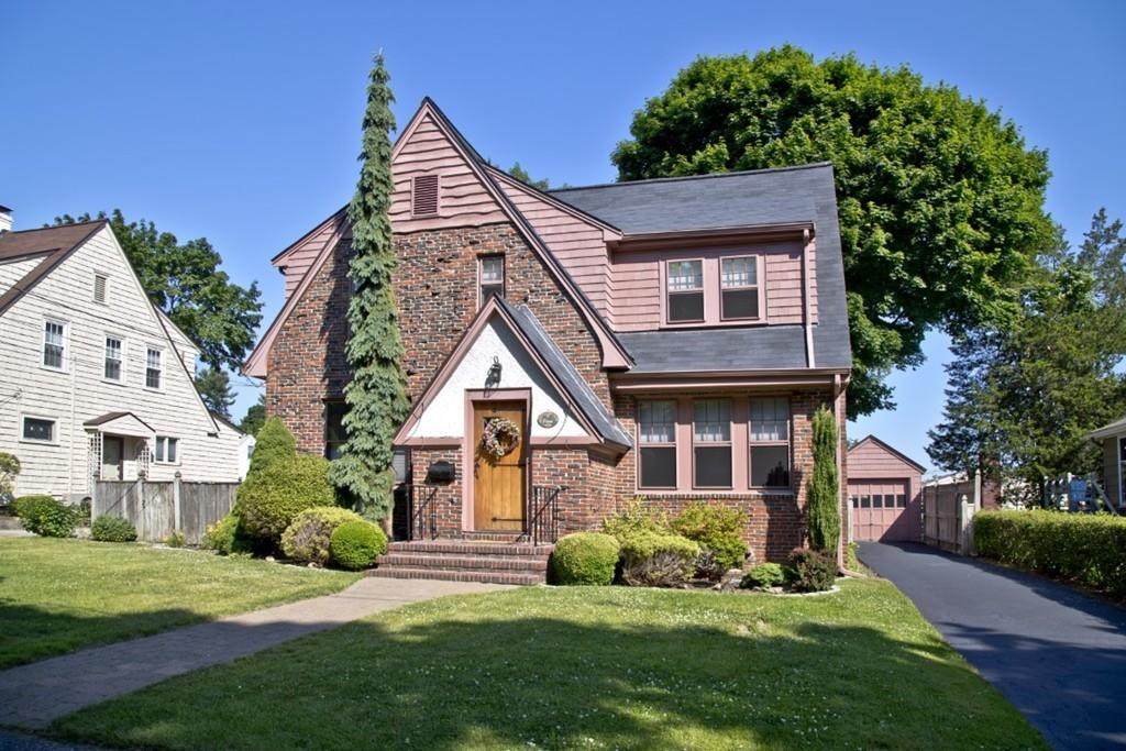 9 Lynnbrook Road - Photo 1