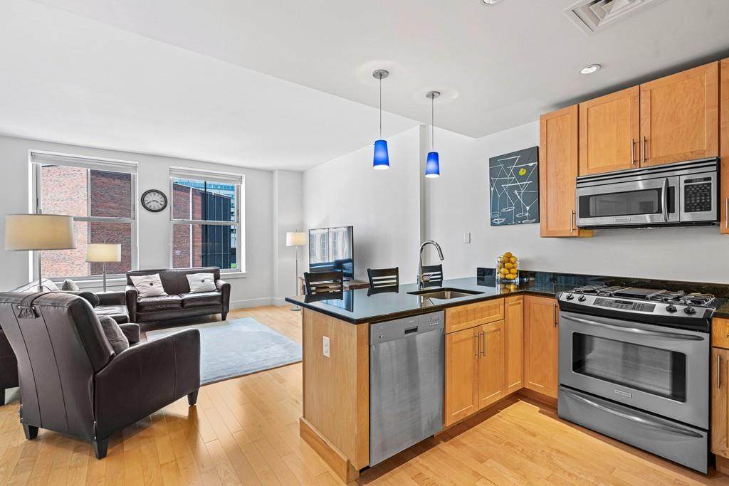 181 Essex St - Photo 1