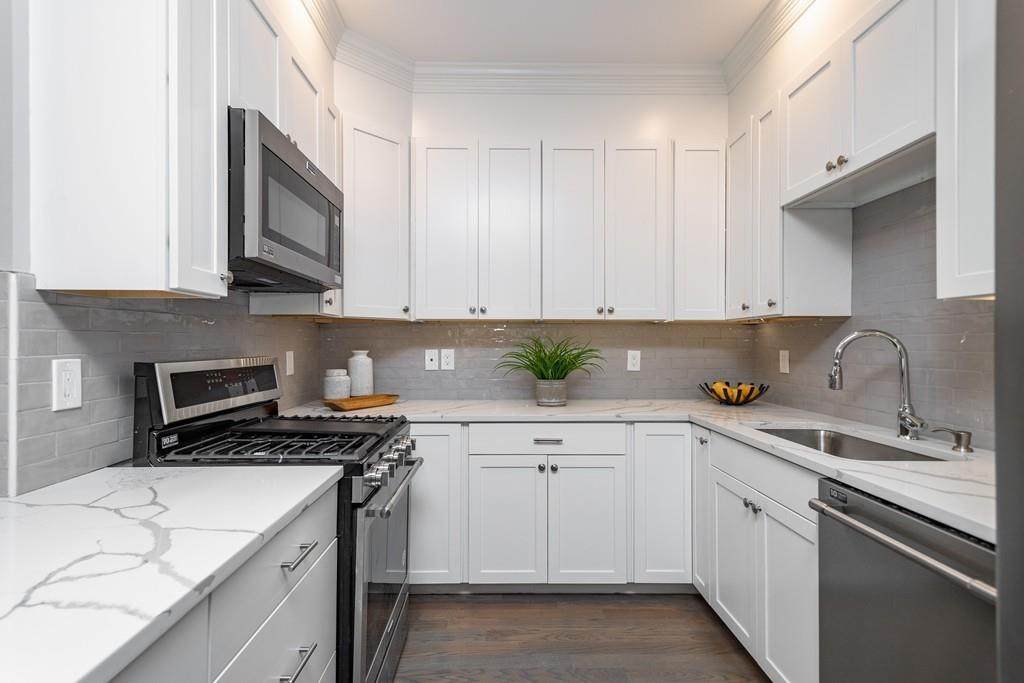 966 Hyde Park Ave. - Photo 1