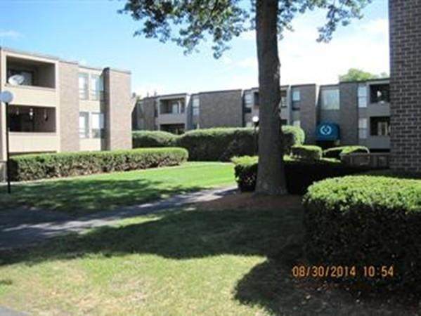 16 Shrewsbury Green Dr - Photo 1