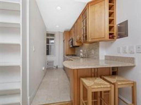 11 Irving Street - Photo 1