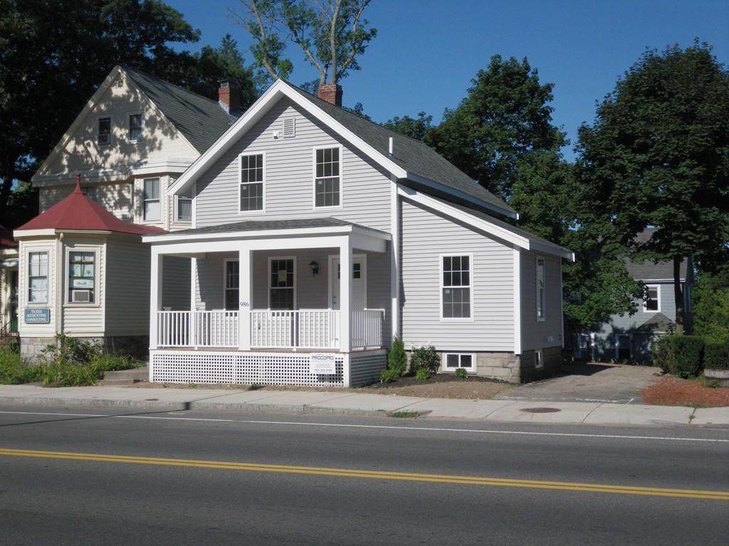 986 Main St - Photo 1