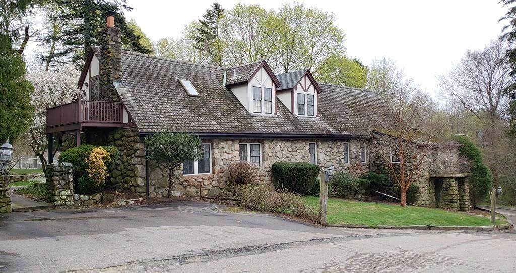 2 Mendel Rd - Photo 1
