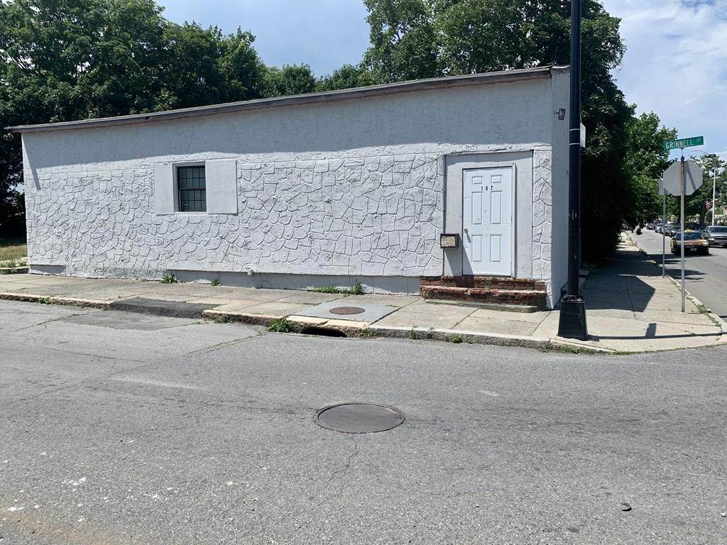 107 Grinnell Street - Photo 1