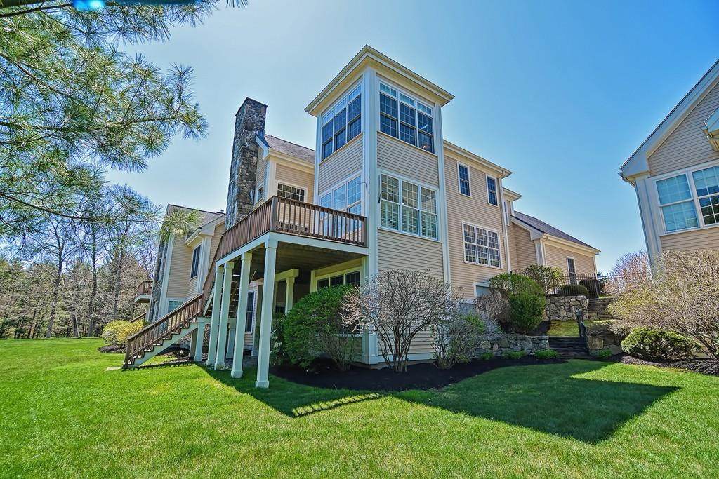 35 Clubhouse Way - Photo 1