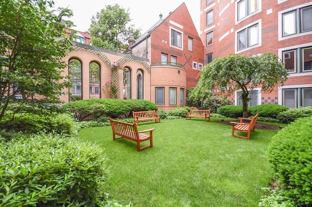 492 Beacon St - Photo 1