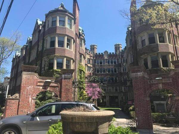 10 Dana St - Photo 1