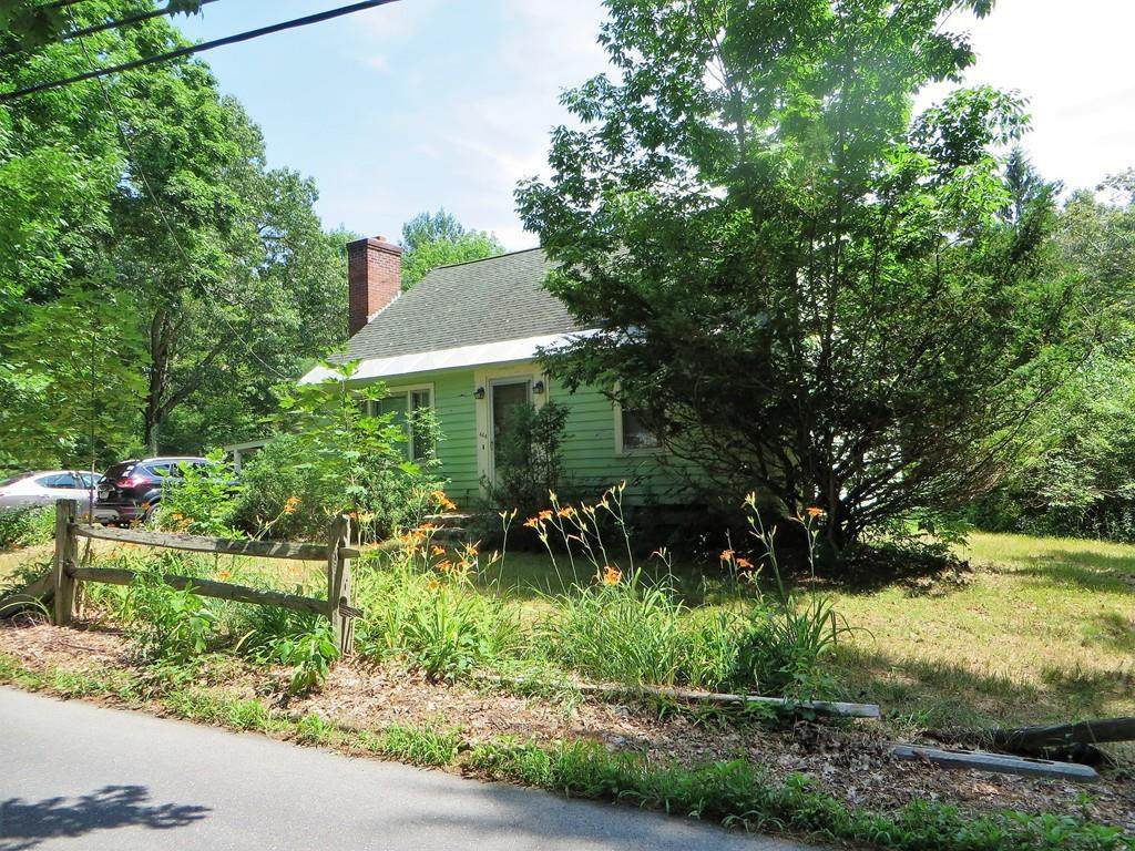 444 Linden St - Photo 1