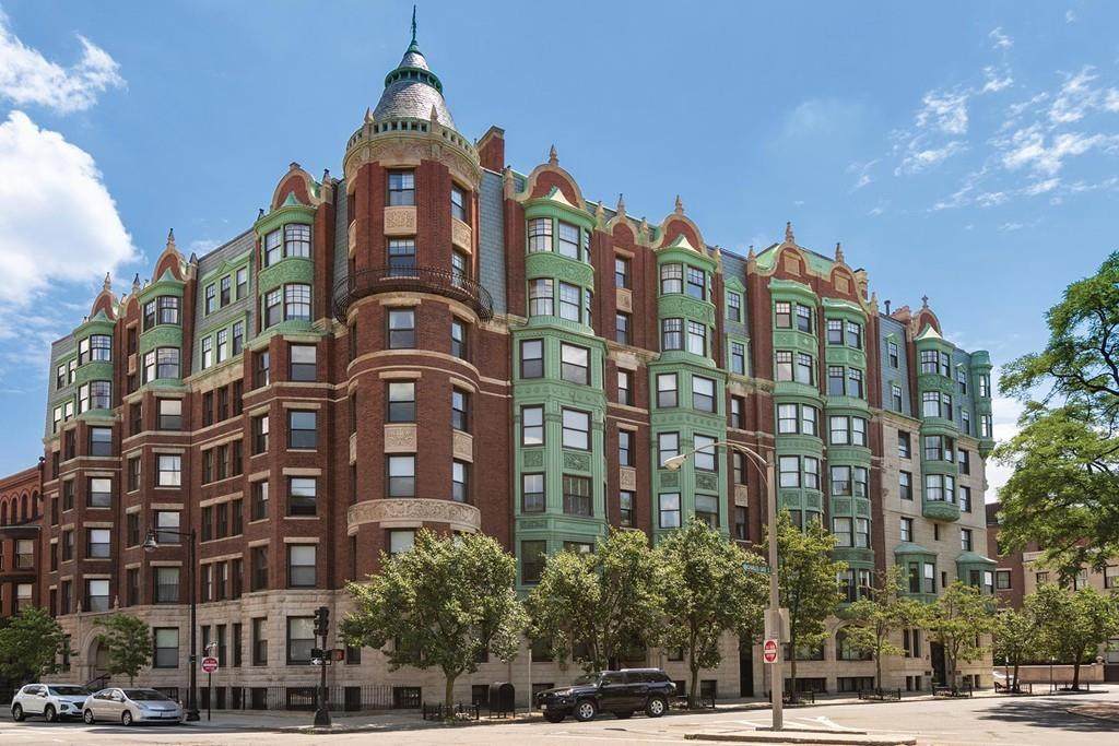 4 Charlesgate East - Photo 1