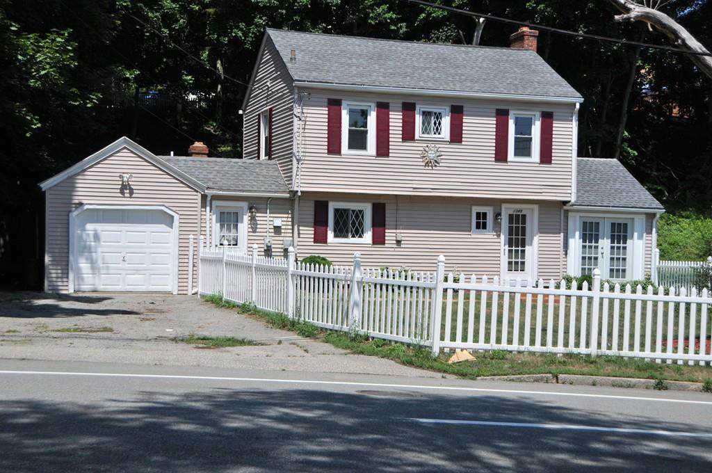 1345 Pleasant St - Photo 1