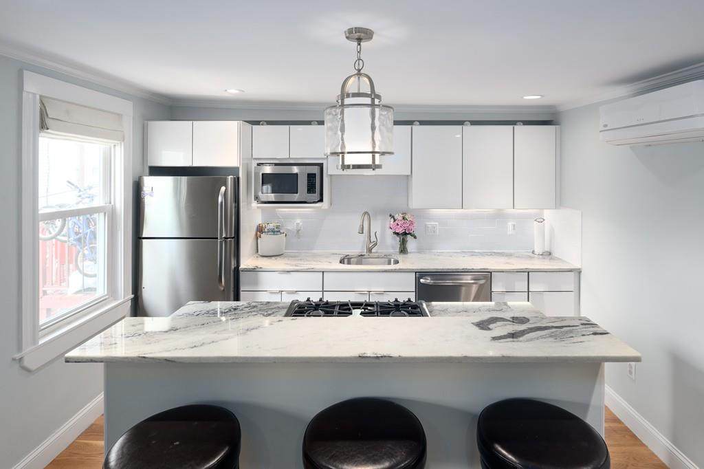 182 Marion St - Photo 1