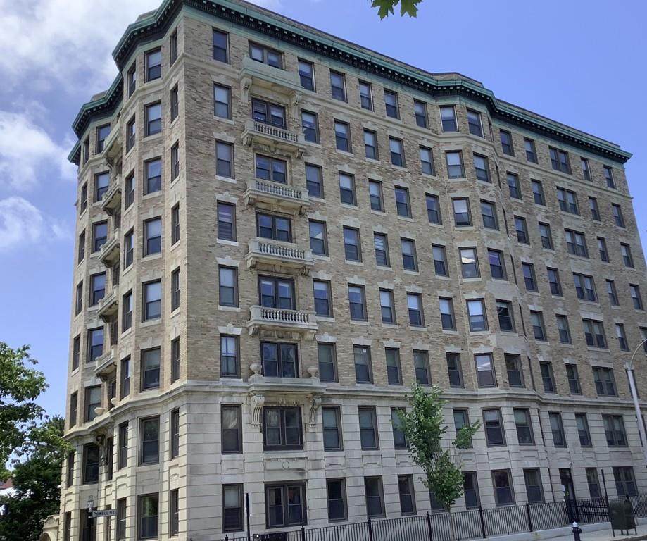 1180 Beacon - Photo 1